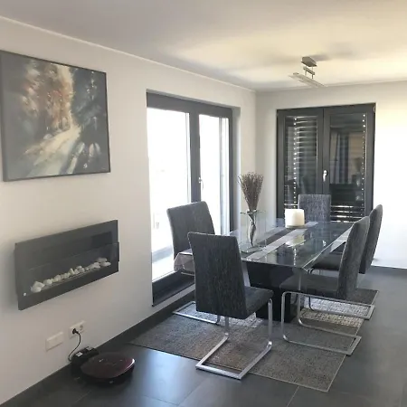 Entire In - 2 Bedrooms