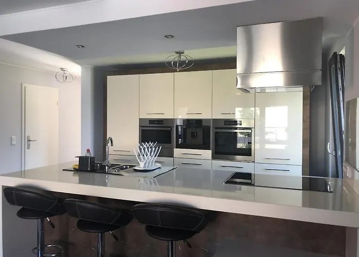 Entire In - 2 Bedrooms *